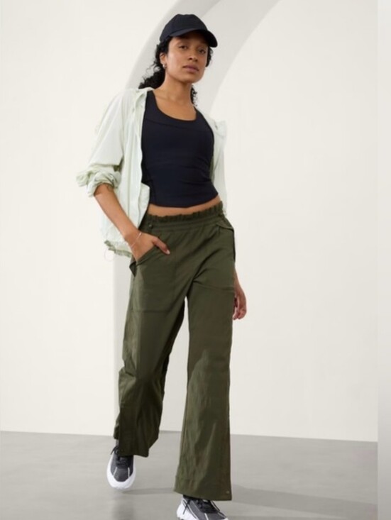 Athleta Pants - Athleta Trekkie High Rise Parachute Pants Size 16